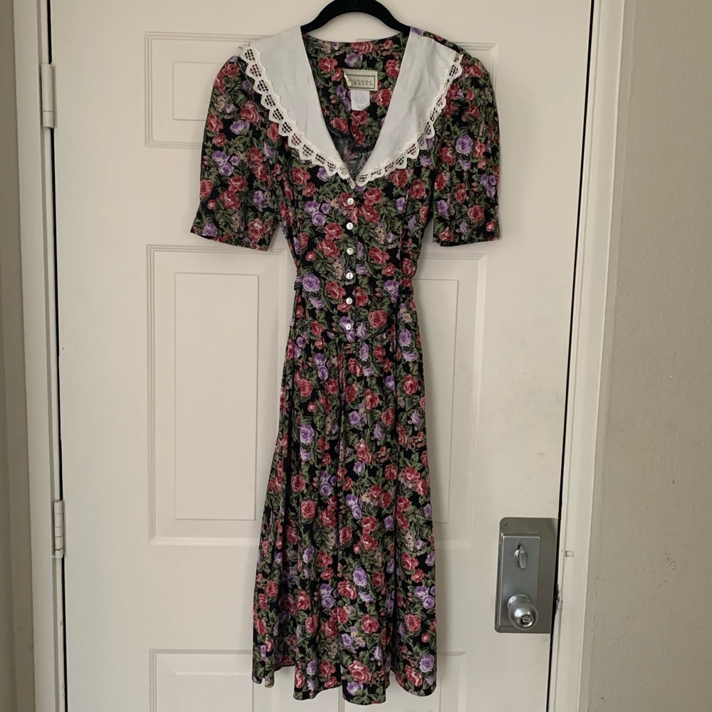 VINTAGE Romantic Floral Dress